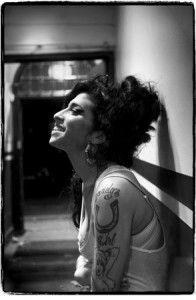 amywinehouse_by_jillfurmanovsky, Art Wanson Gallery amywinehouse by jillfurmanovsky 196x300 Rock Stars & Diamonds en Puerto Banús