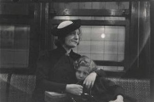 pasajeros-del-metro-nueva-york-1938-c2a9walker-evans-archive-the-metropolitan