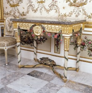 67 consola 296x300 Carlos IV Mecenas y coleccionista, en el Palacio Real de Madrid
