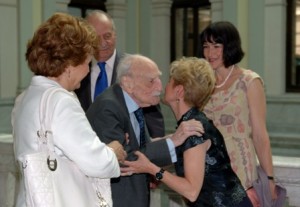 F. Ayala en reunión del Patronato de la BNE. 2 de junio de 2009 F. Ayala en reunión del Patronato de la BNE. 2 de junio de 2009