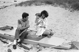 John F. Kennedy, Caroline Kennedy and Jacqueline Kennedy at Hyannis Port 1959 © 2012 Mark Shaw
