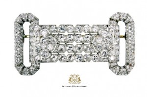 7. Importante broche Art-déco formado por diamantes talla brillante antigua con un peso aprox. de 12ct. Joyas - Suttons & Robertsons