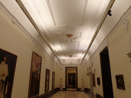 Antigua iluminación en el Museo de Bellas Artes de San Fernando