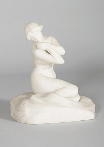 Lote 753: Josep LLimona (Barcelona, 1864- 1934). Desnudo sentado. Escultura en mármol, 40 x 30 cm . Firmada y dedicada. Precio de salida: 15.000 euros