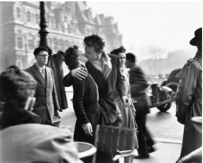 El beso de l'Hôtel de ville, 1950 © Atelier Robert Doisneau, 2016